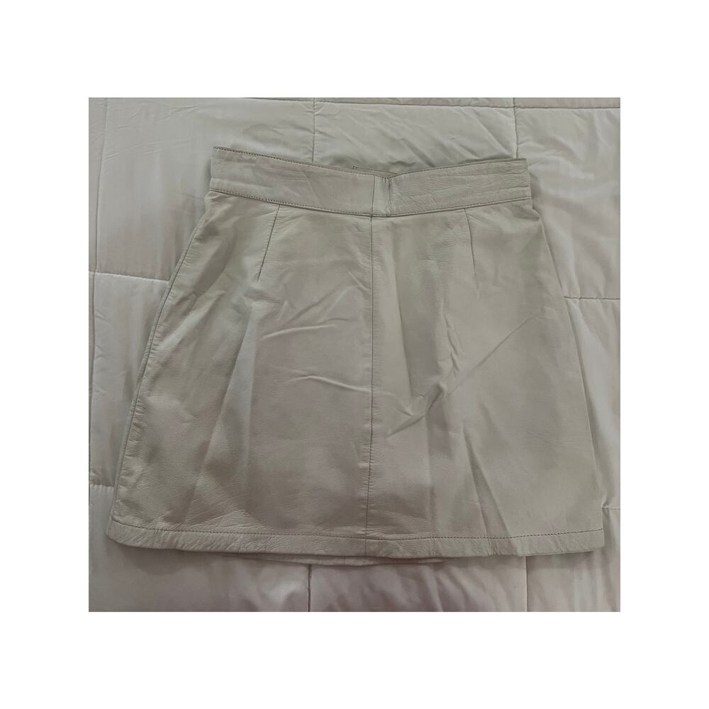 Vintage Betsy Johnson Leather Mini Skirt Cream Color Size Medium - Picture 6 of 8